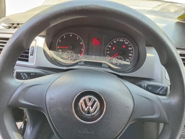 VW - VolksWagen - FOX 1.0 TREND
