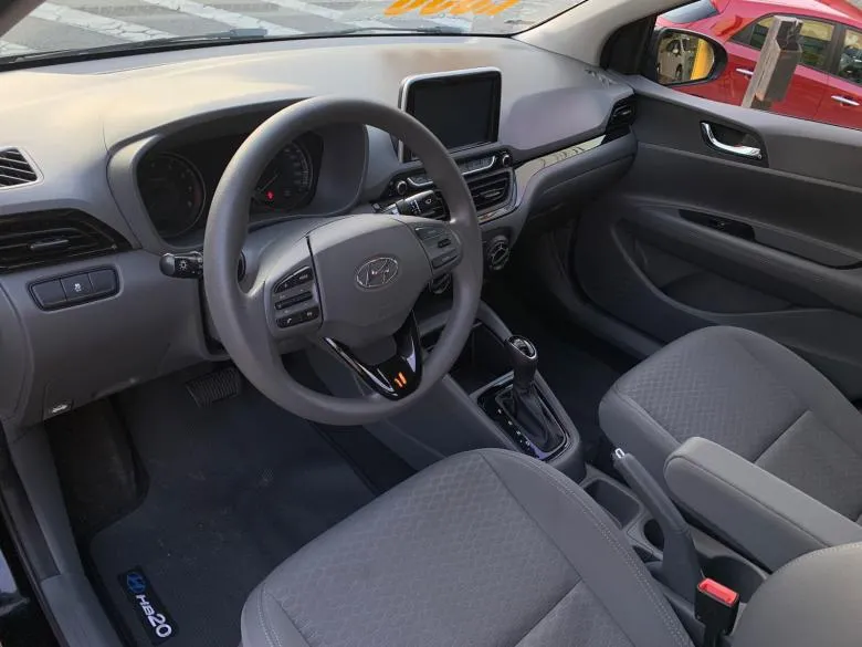 Hyundai - HB20S VISION 1.6 AUT