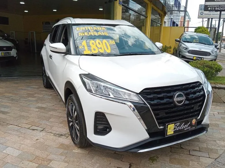 KICKS ADVANCE CVT 1.6